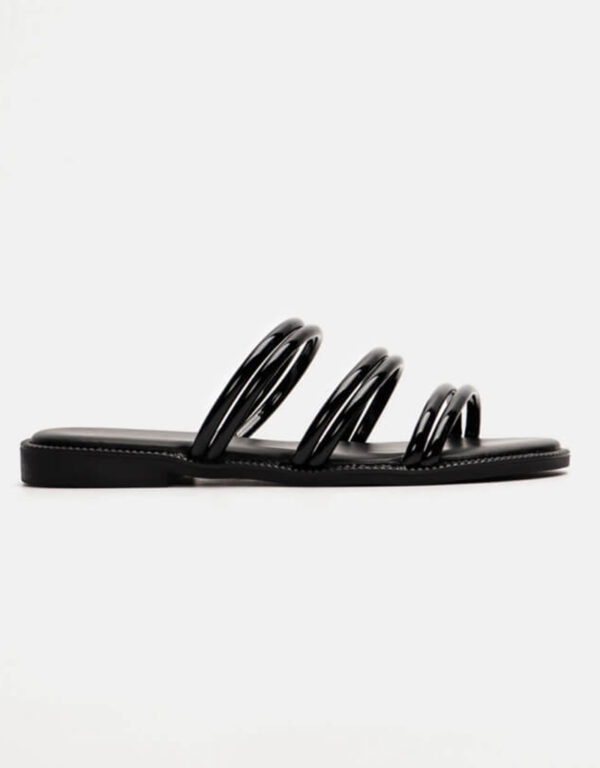 shiny strap sandals black1